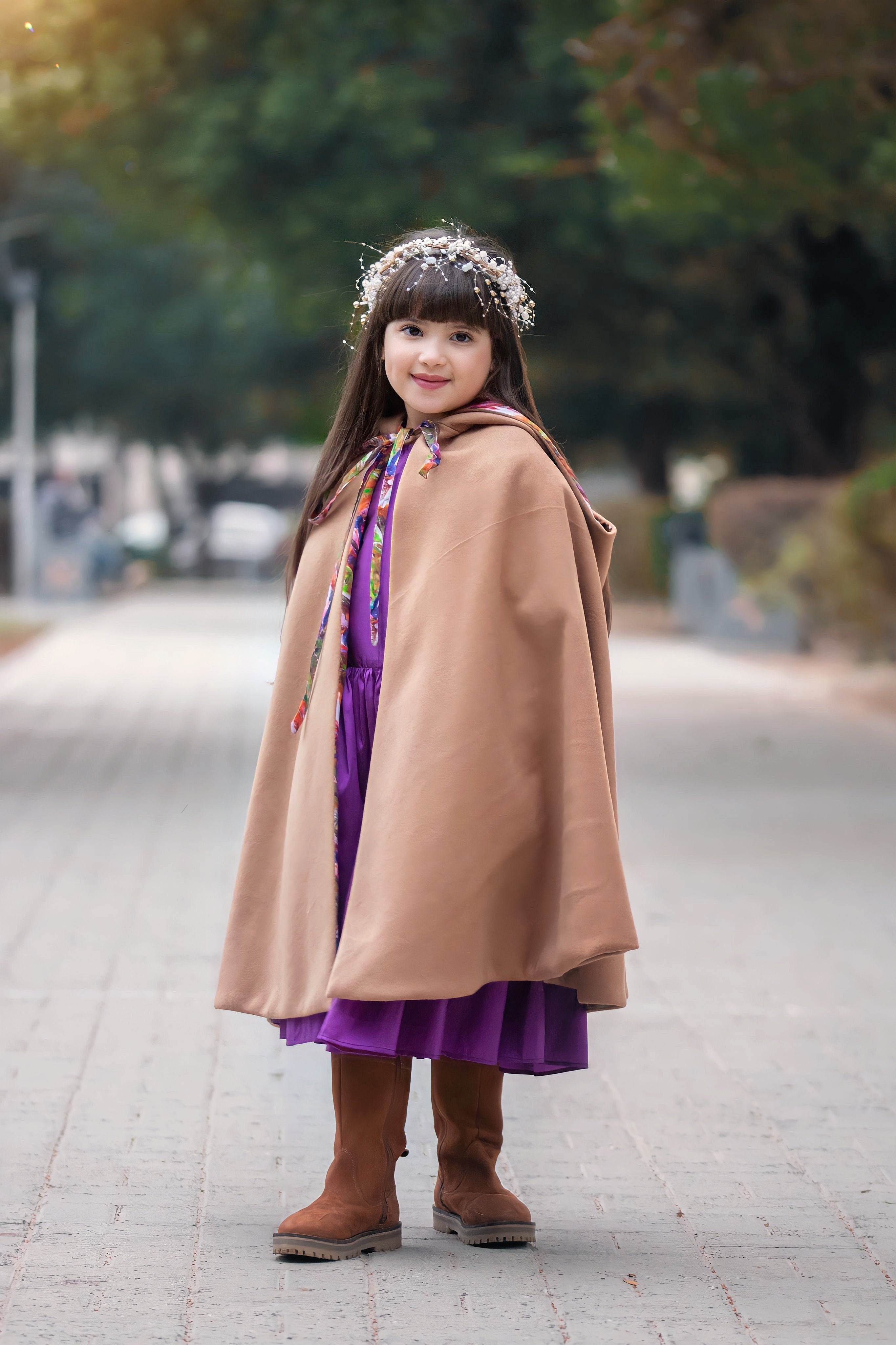 Victoria Cape - Tan